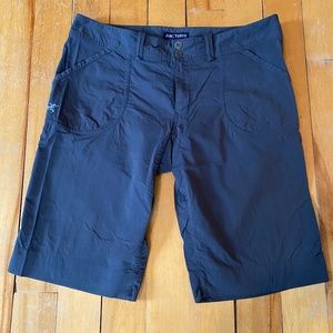 Arc'teryx Woman's Short Grey Size 10